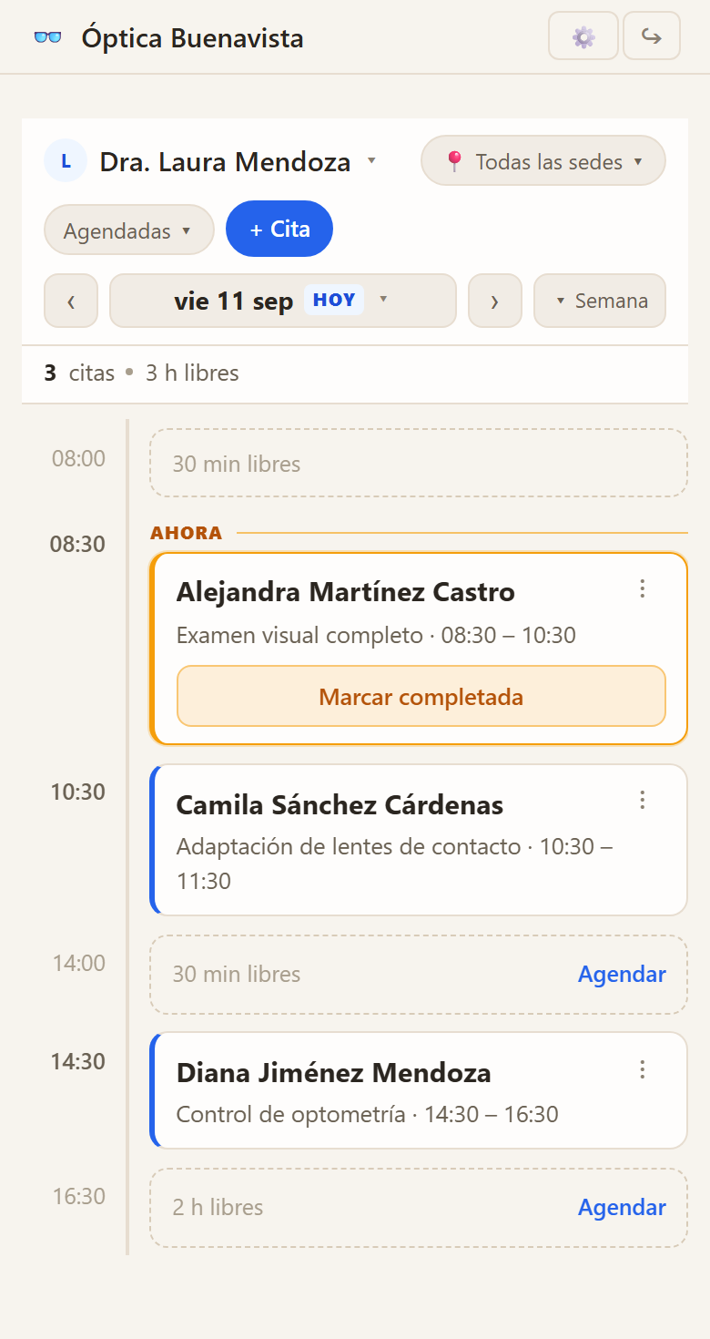 La app de MagicDeal en un teléfono, mostrando la agenda del día